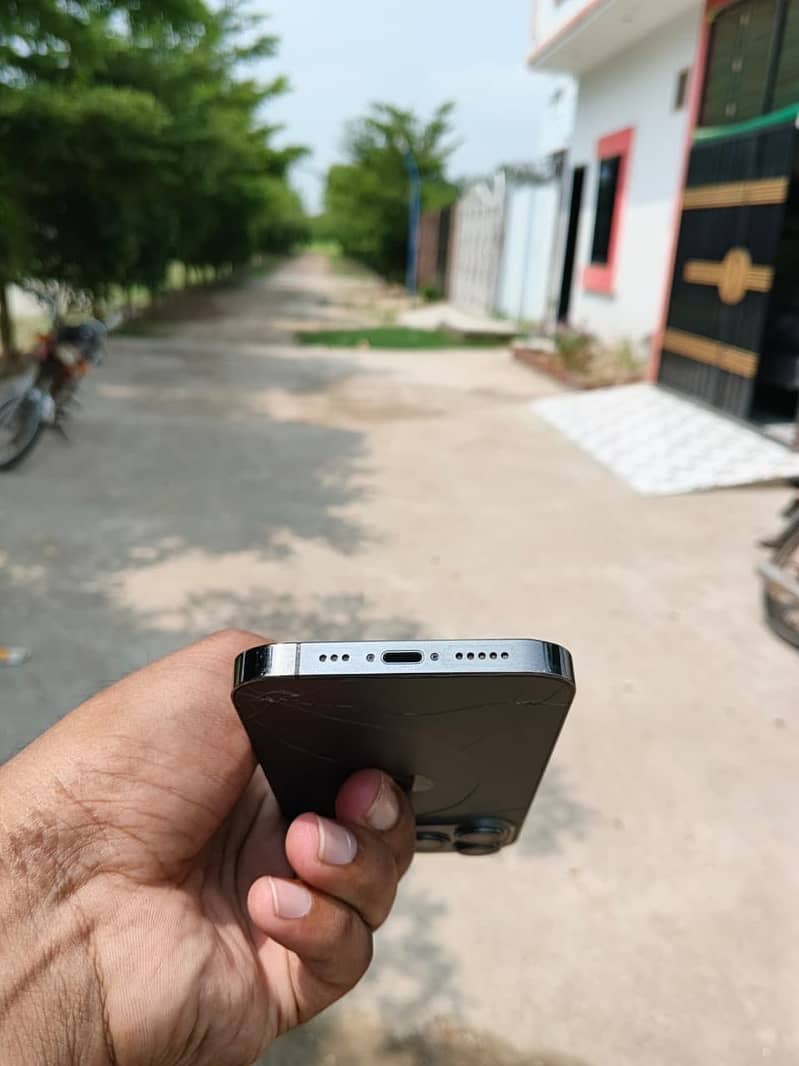 Apple iPhone 13 Pro 7