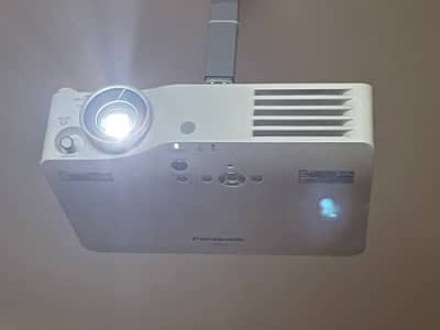 Projector PT-AX100e