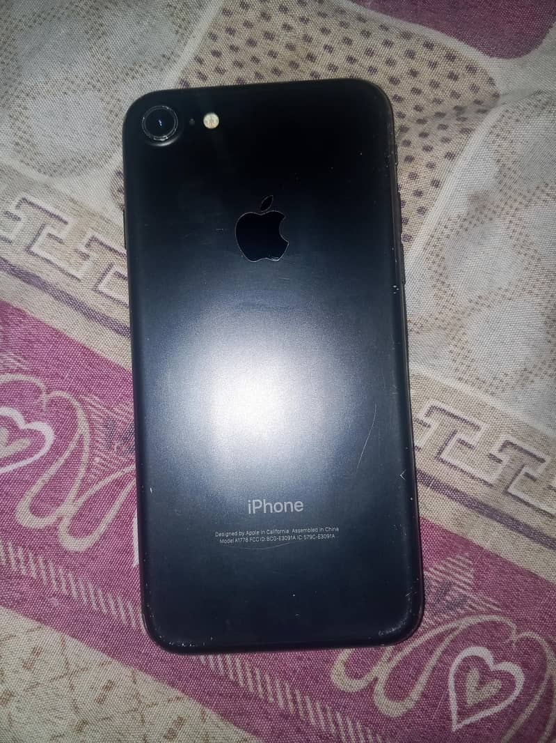 Apple iPhone 7 2