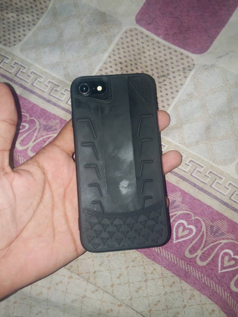 Apple iPhone 7 3