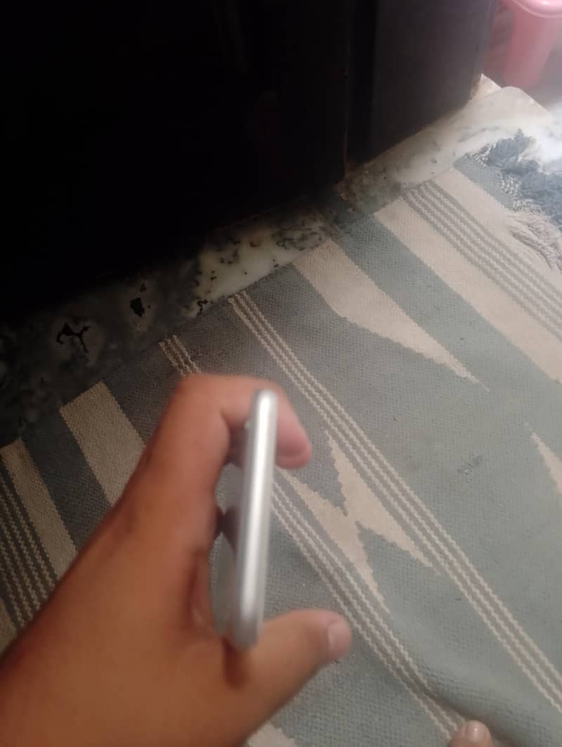 Apple iPhone 6S 2