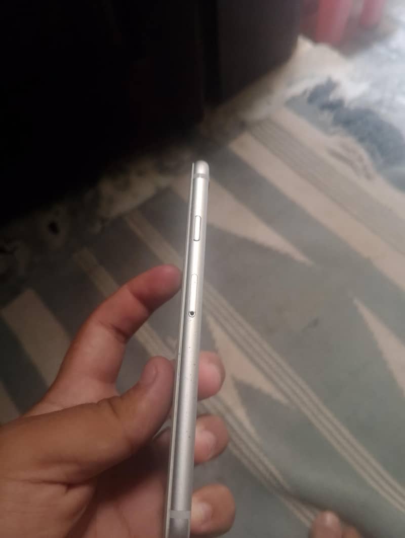 Apple iPhone 6S 6