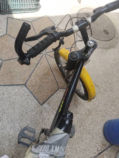 Achi cycle hai 15 sall k bachy tk k liye hai home used 03359845973