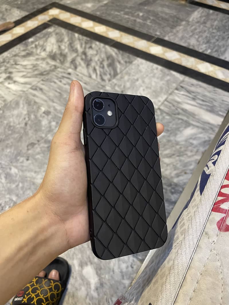 Apple iPhone 11 4