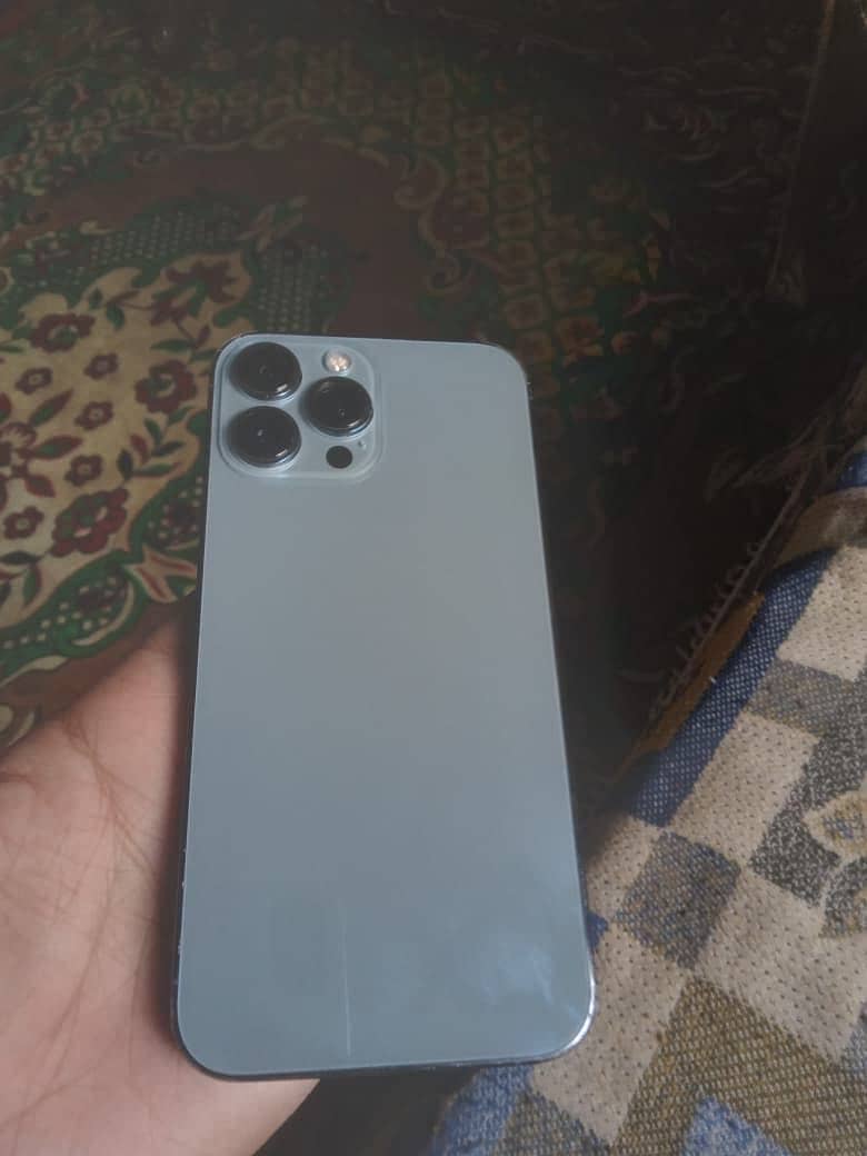 Apple iPhone 13 Pro Max 2