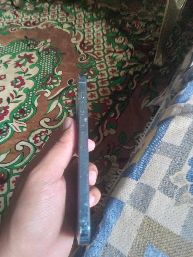 Apple iPhone 13 Pro Max 4