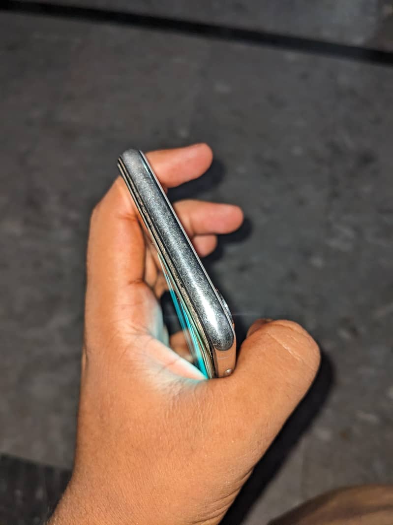 Apple iPhone X 4