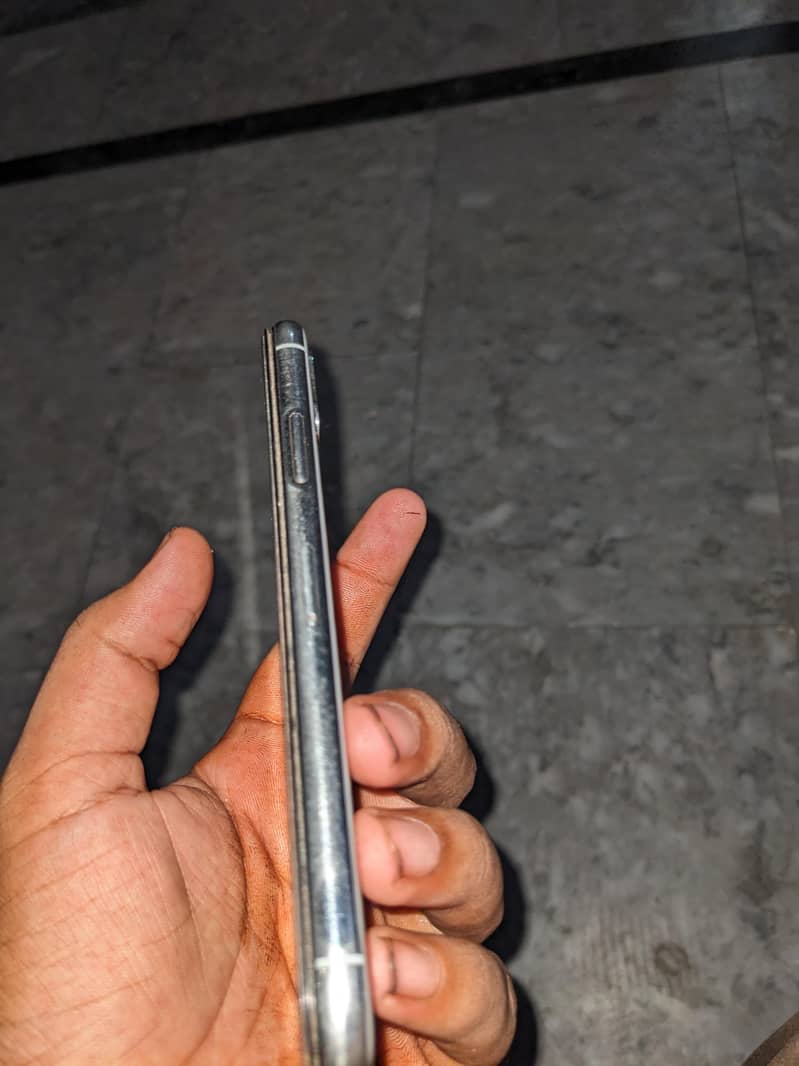 Apple iPhone X 5