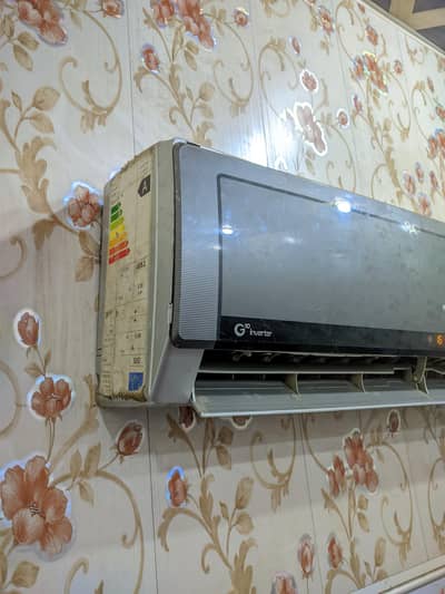 gree ac 1 tan inverter AC all okay 10/8 condition