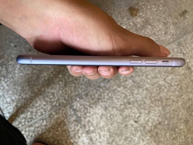 Apple iPhone 11 8