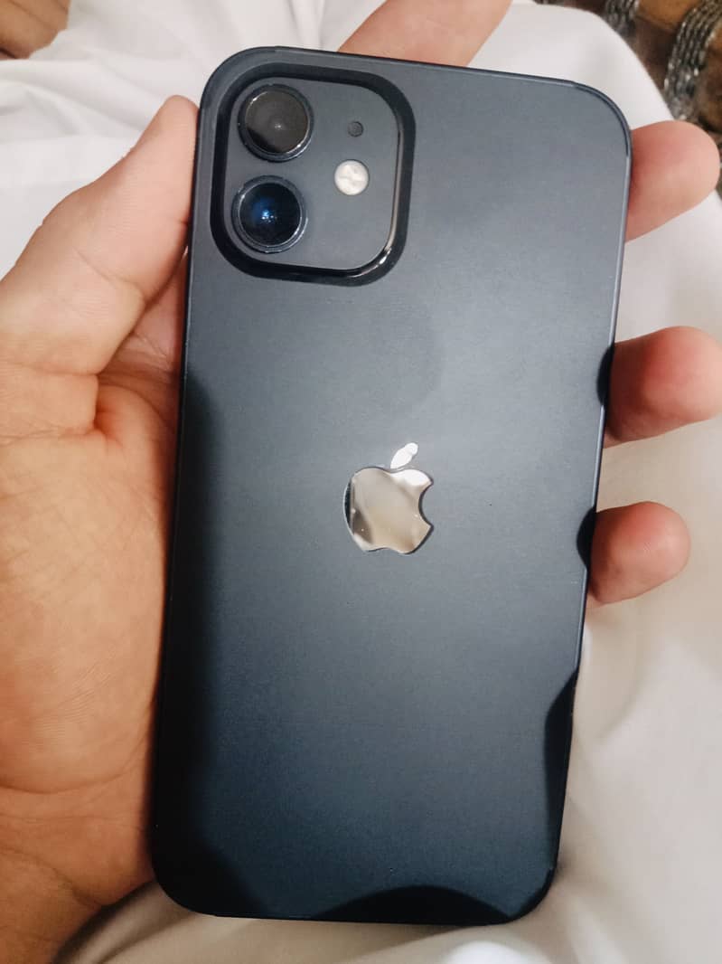 Apple iPhone 12 3