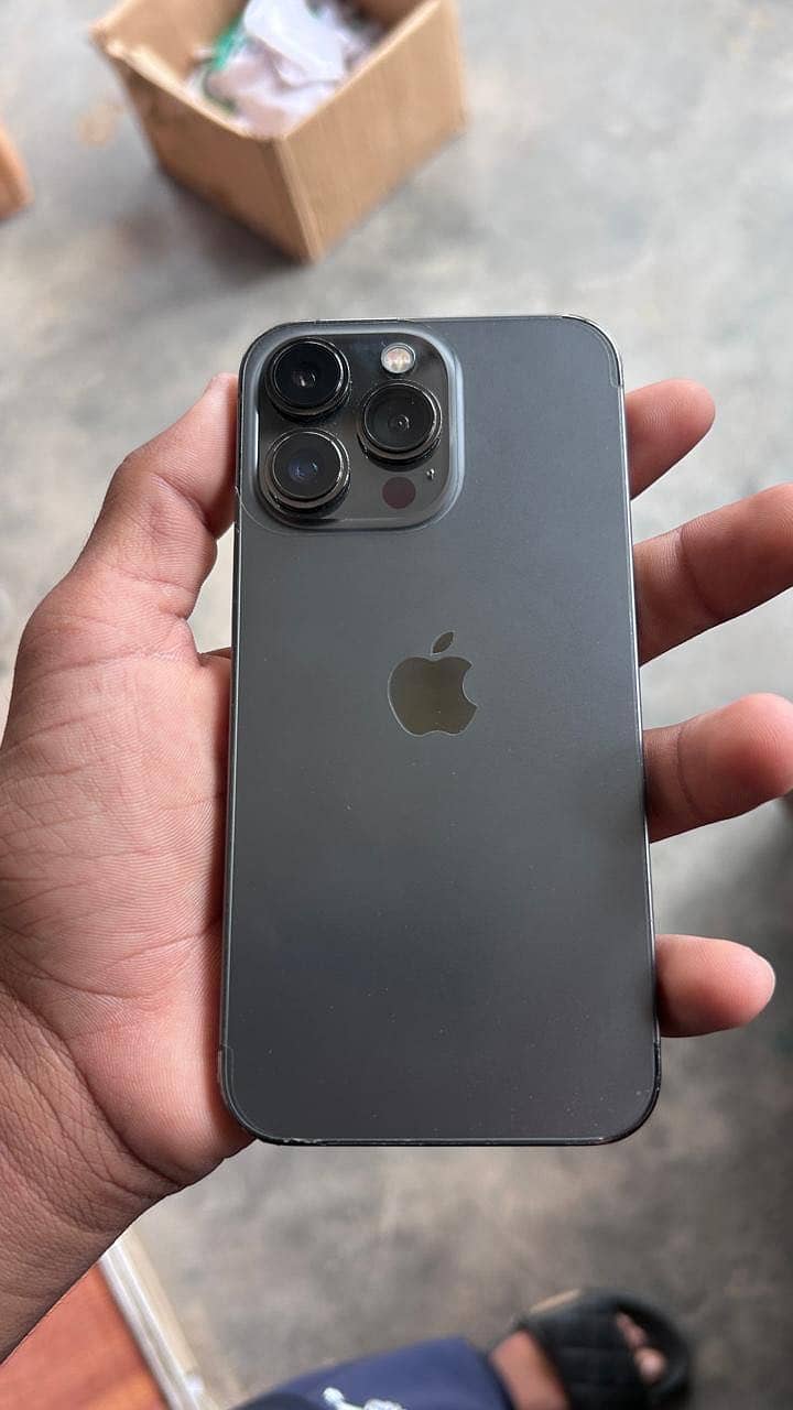 Apple iPhone 13 Pro 0