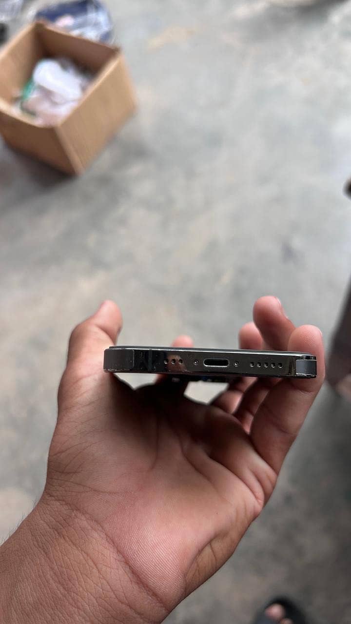 Apple iPhone 13 Pro 3