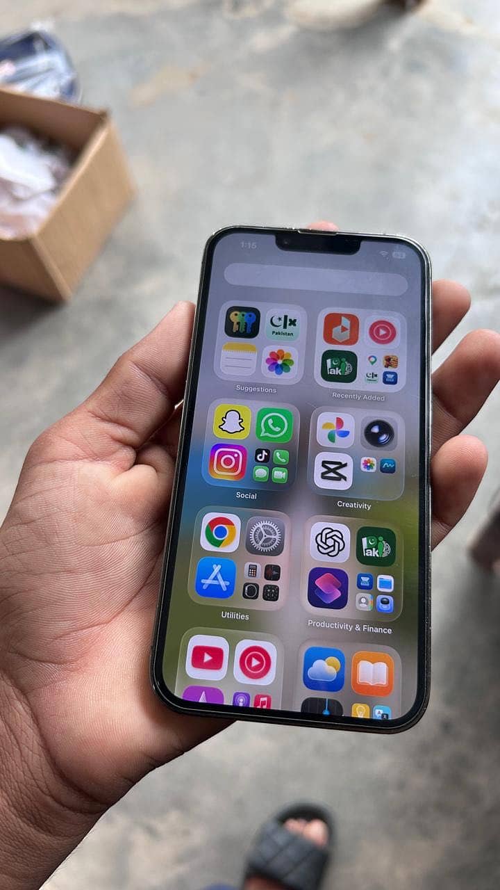 Apple iPhone 13 Pro 4
