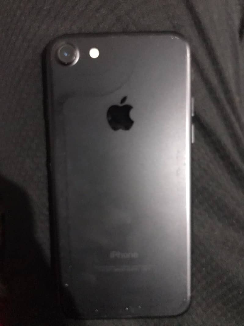 Apple iPhone 7 1