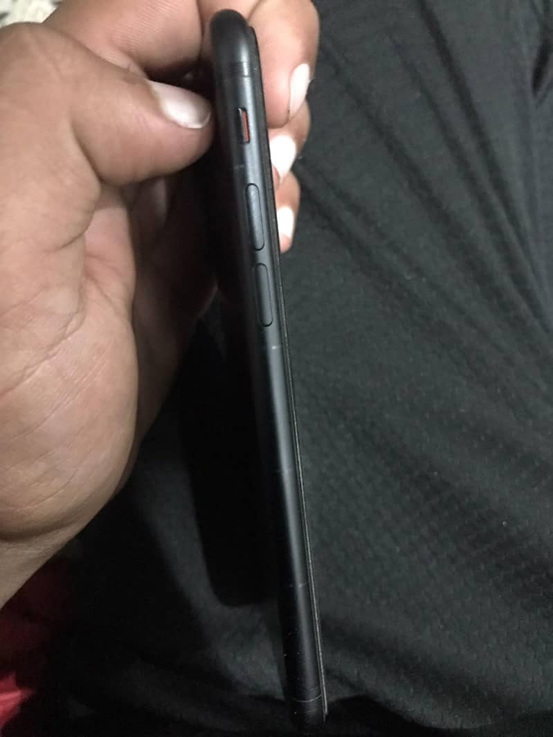 Apple iPhone 7 3