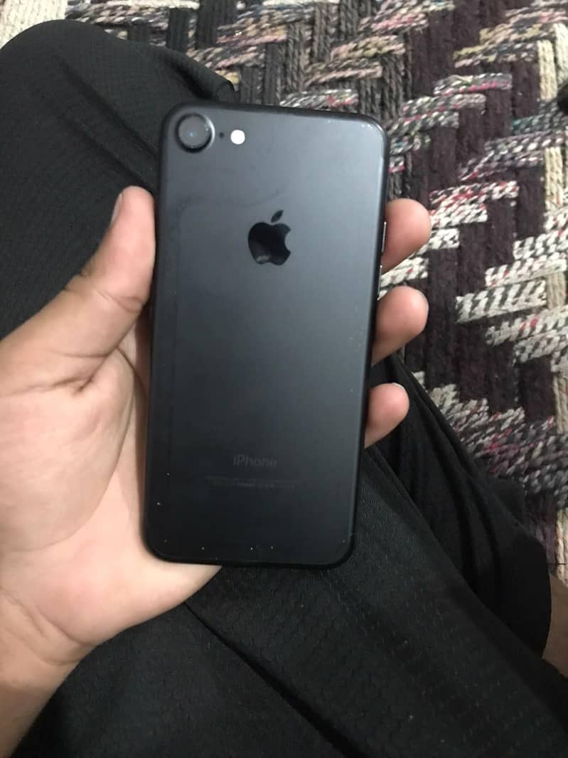 Apple iPhone 7 4