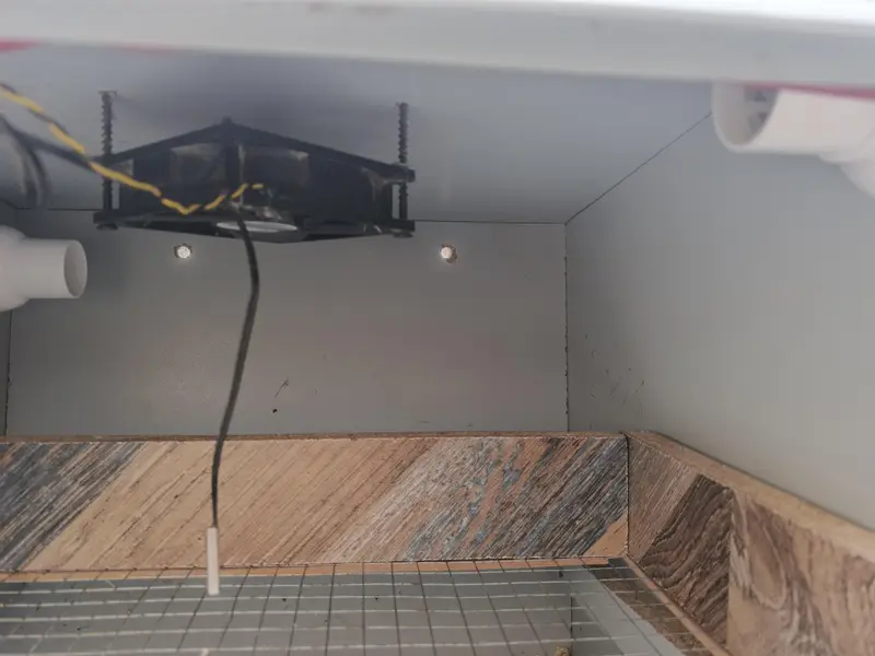 incubator for sale (50 eggs) — photo 9