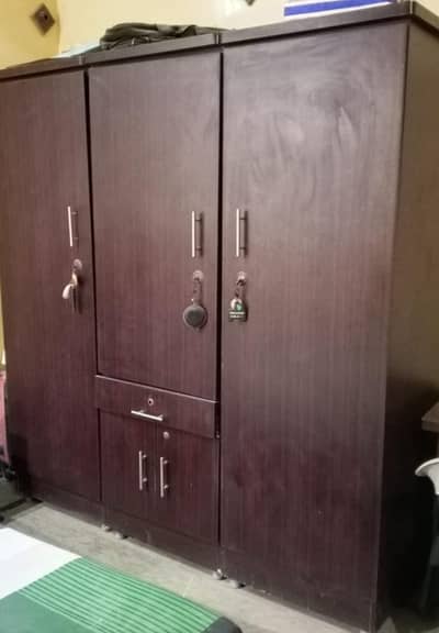3 door wardrobe