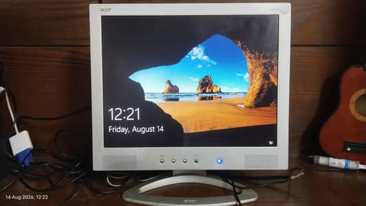 Acer LCD (Monitor) with speakers "15" inches