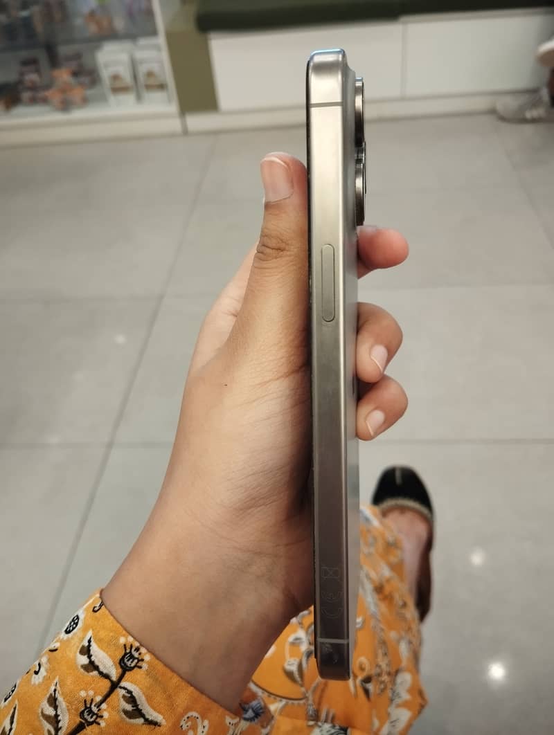 Apple iPhone 15 Pro Max 1