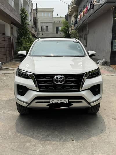 Toyota Fortuner V 2021