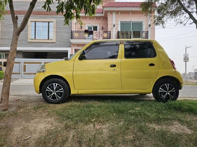 Daihatsu Esse 2013