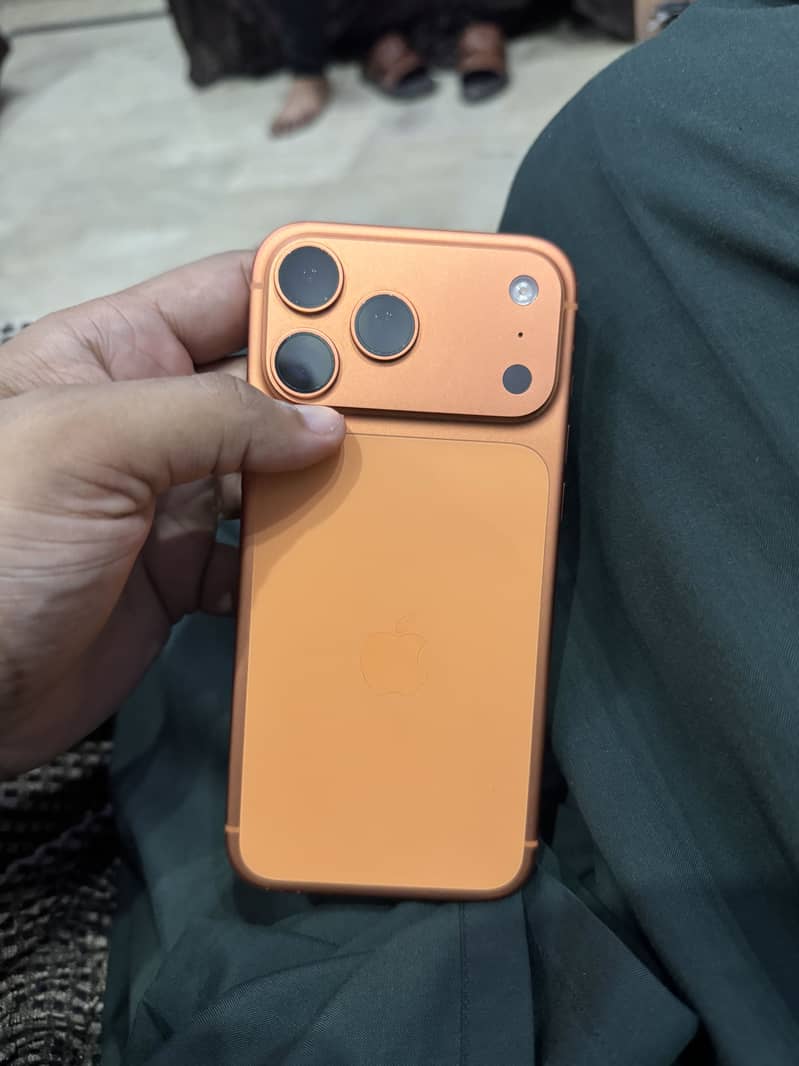 Apple iPhone 17 Pro Max 0