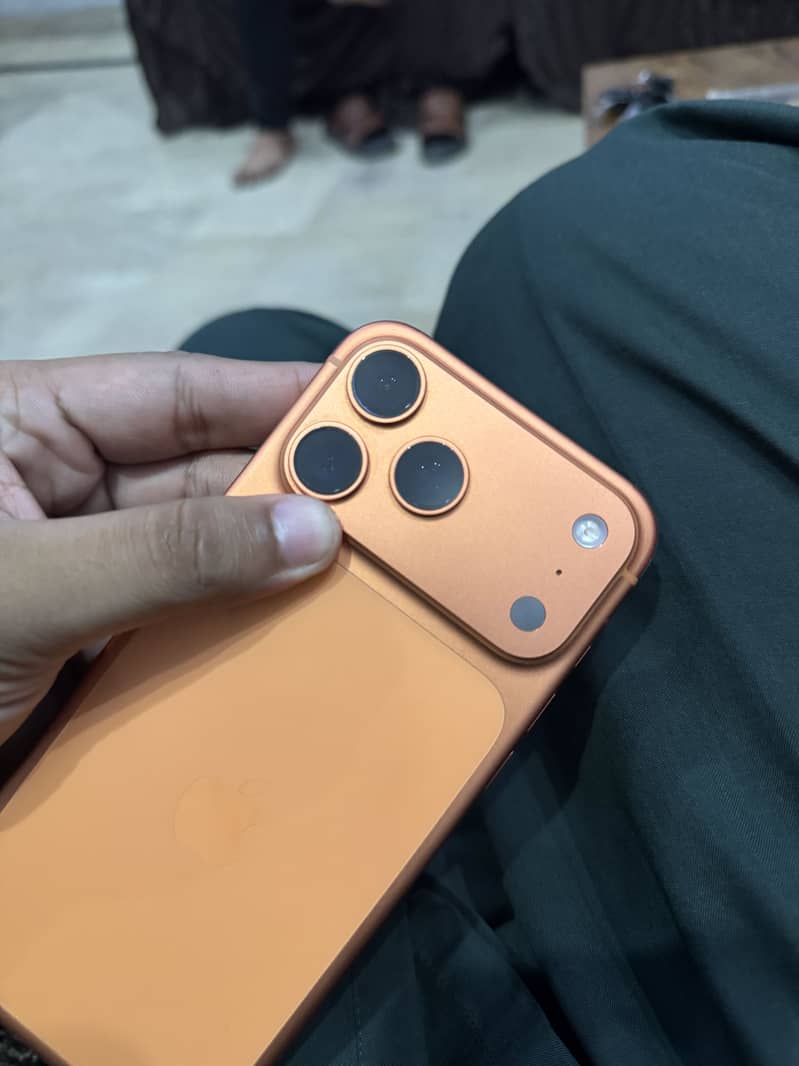 Apple iPhone 17 Pro Max 5