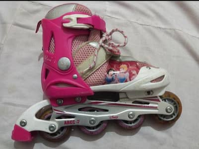 10/10 condition skating shoes for girls size (07)