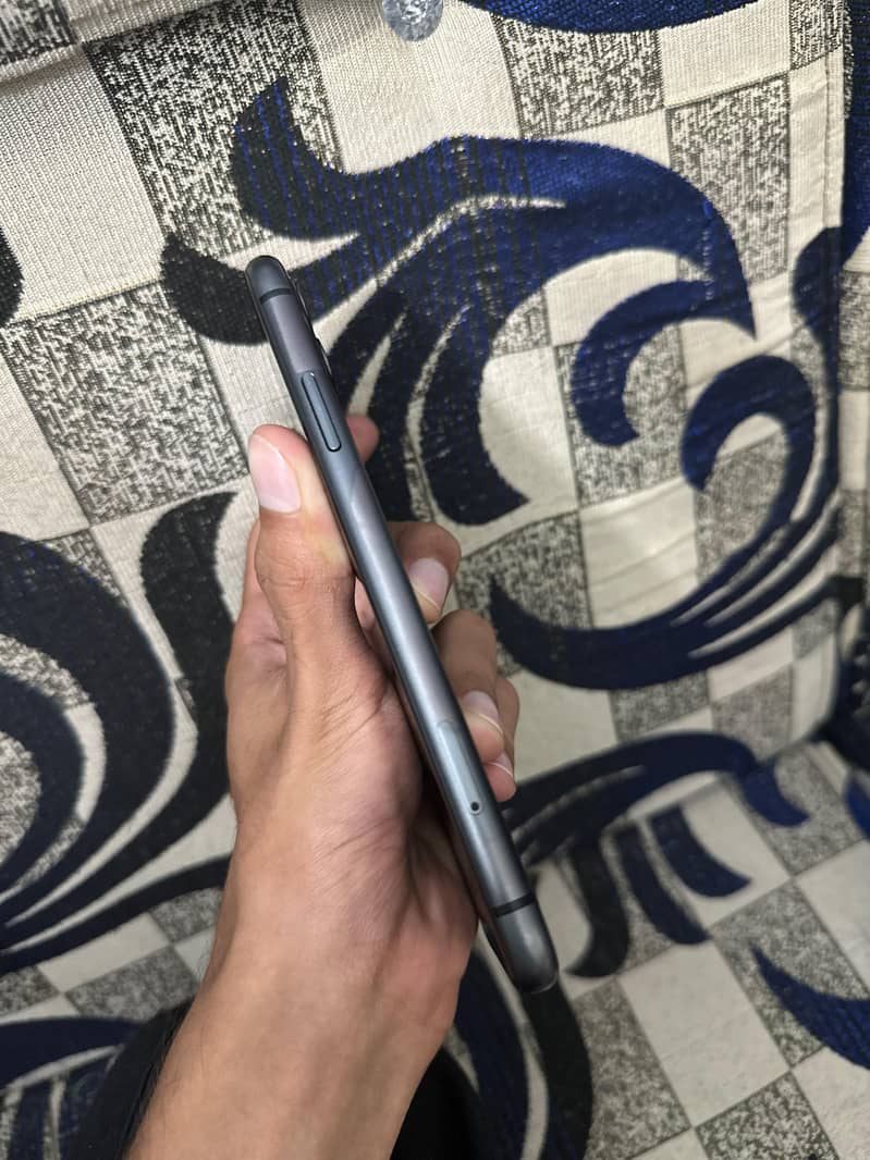 Apple iPhone 11 5