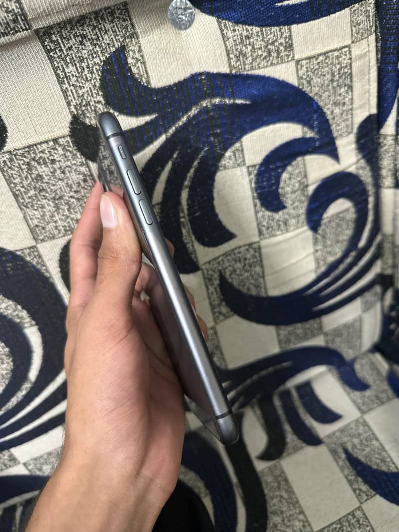 Apple iPhone 11 6