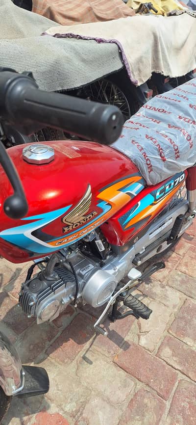 honda cd 70  red 2027