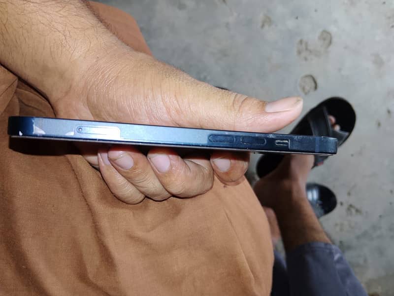Apple iPhone 13 3