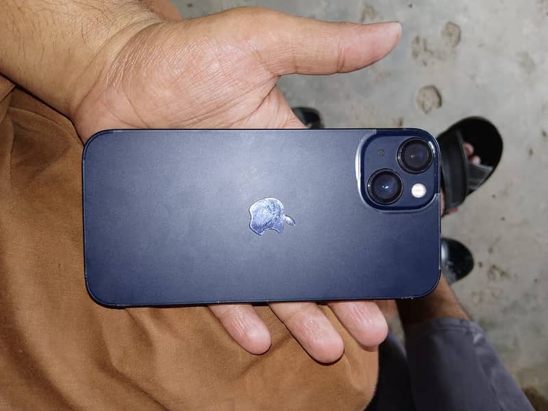 Apple iPhone 13 4