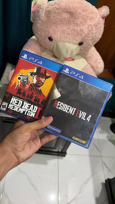 Red dead redemption 2 and Resident Evil 4 Remake available for ps4