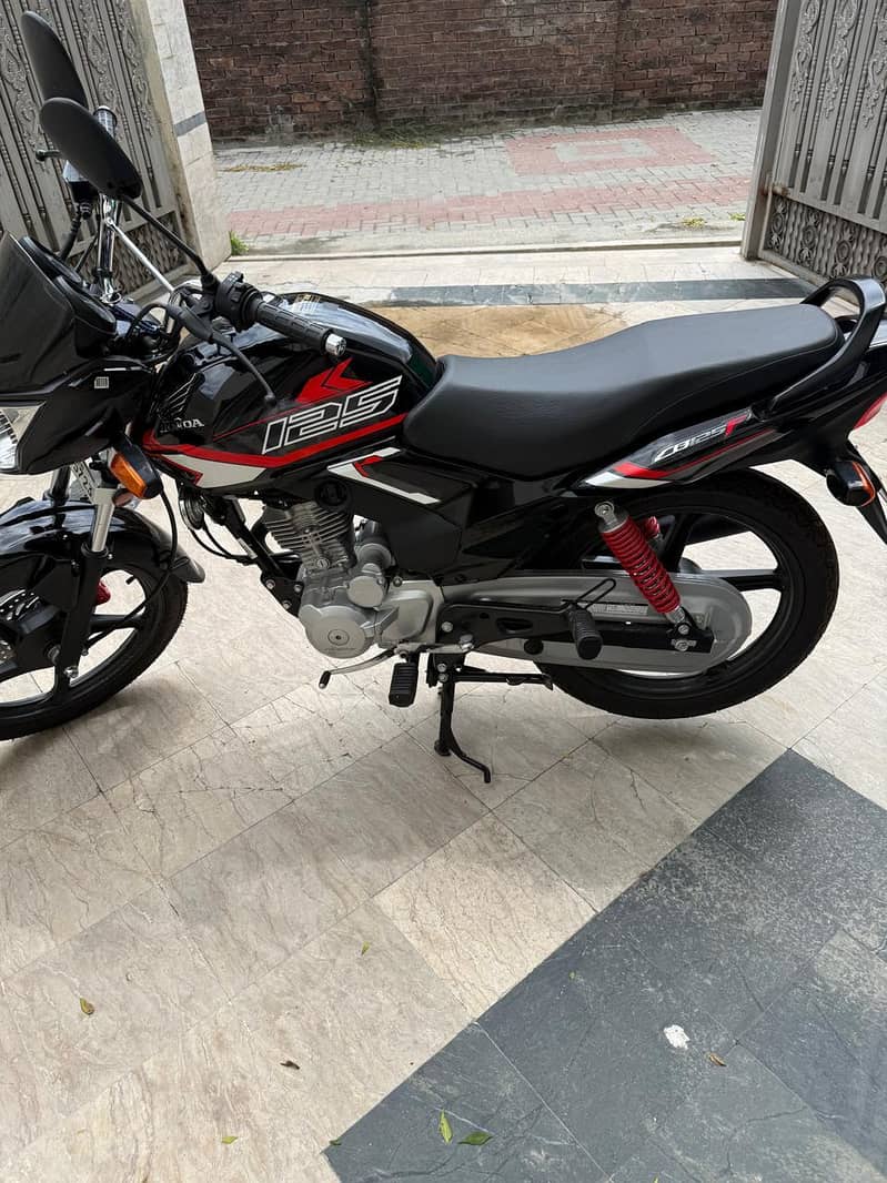 CB125F 12