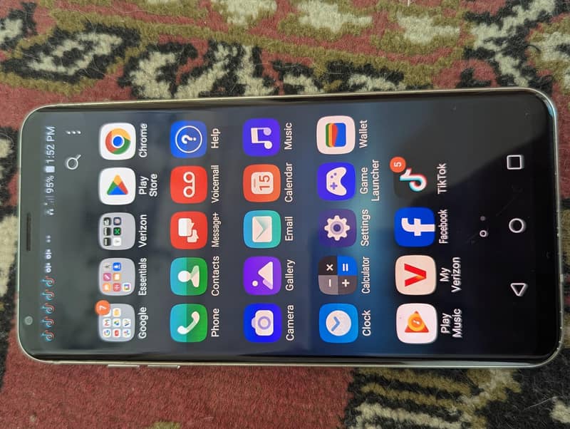 LG V30 1