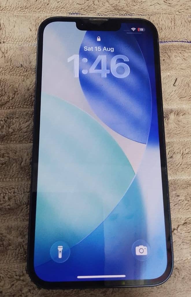 Apple iPhone 13 0