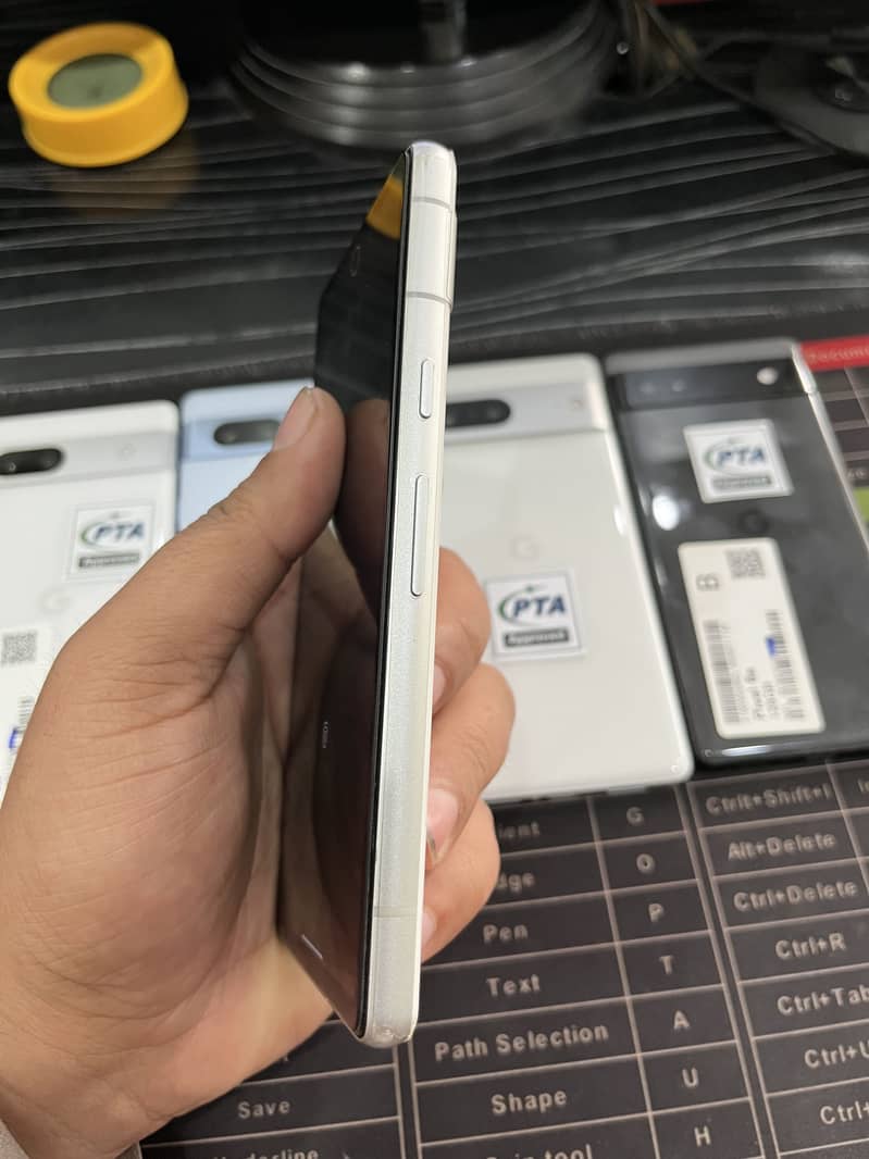 Google pixel 7a 2