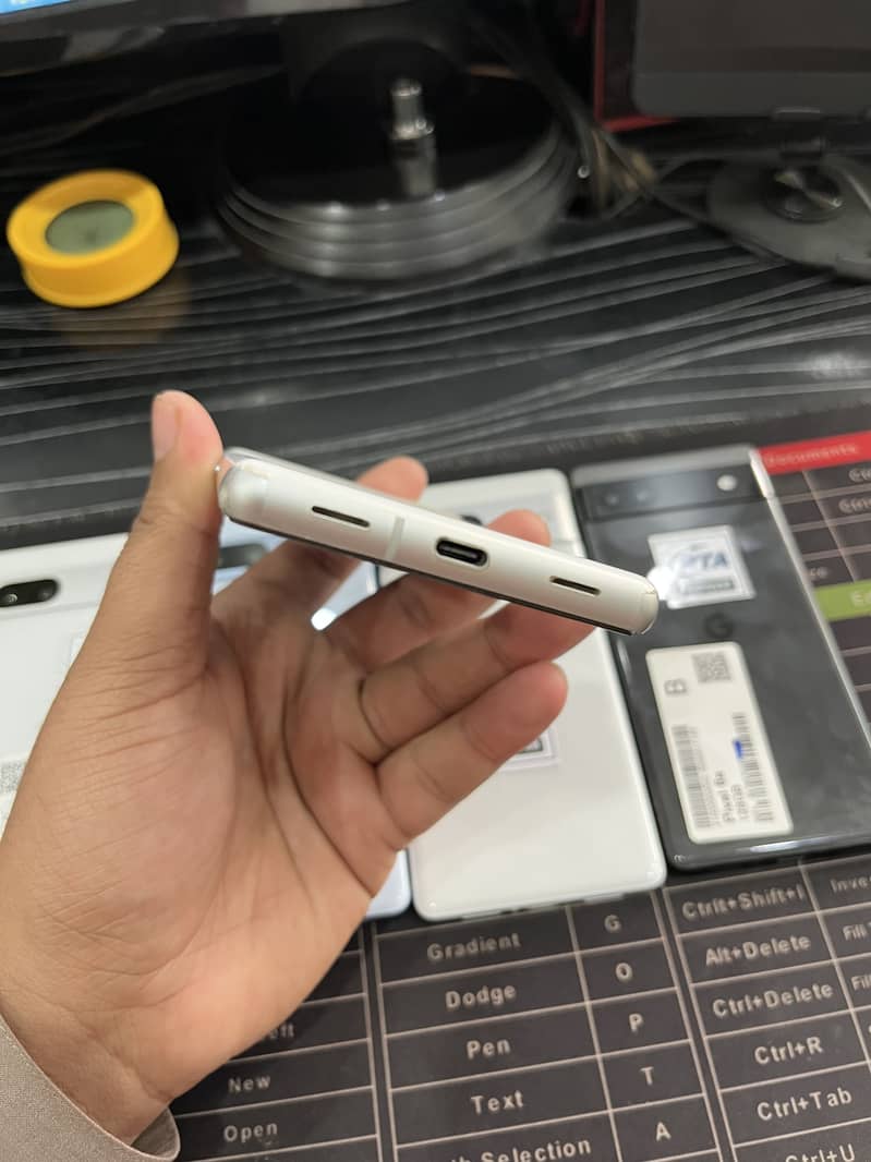 Google pixel 7a 3