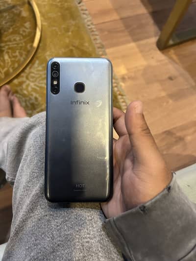Infinix hot 8