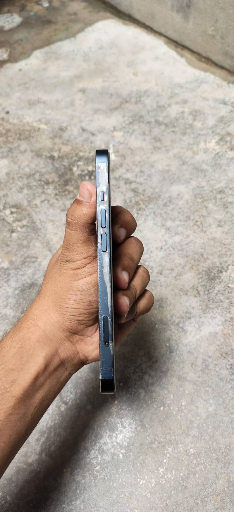 Apple iPhone 13 5