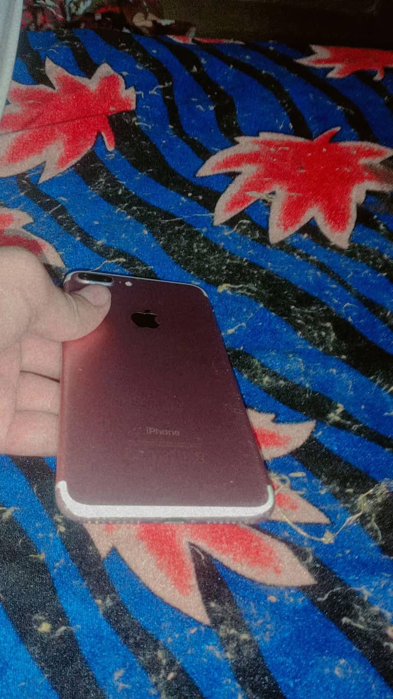 Apple iPhone 7 Plus 3