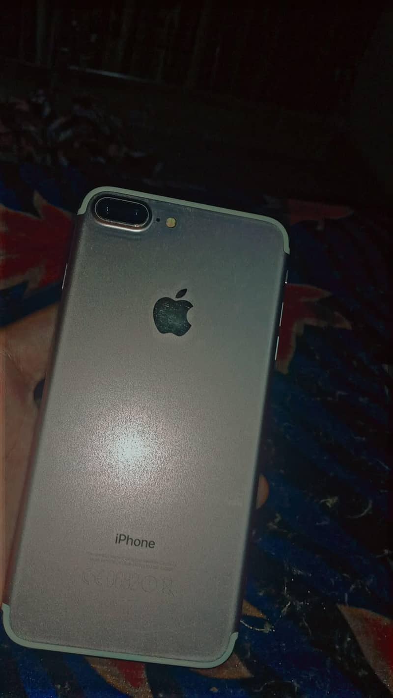 Apple iPhone 7 Plus 6