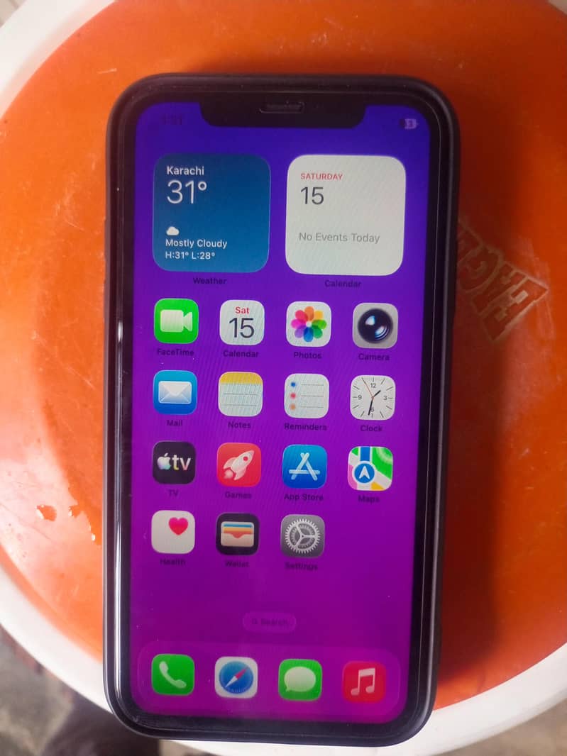 Apple iPhone 11 0