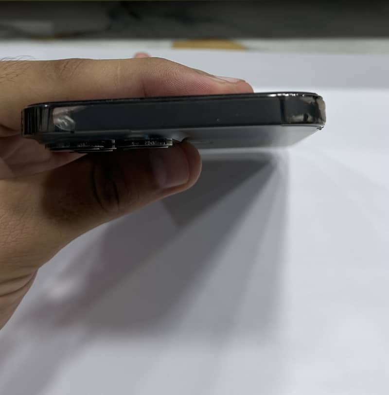 Apple iPhone 13 Pro Max 6