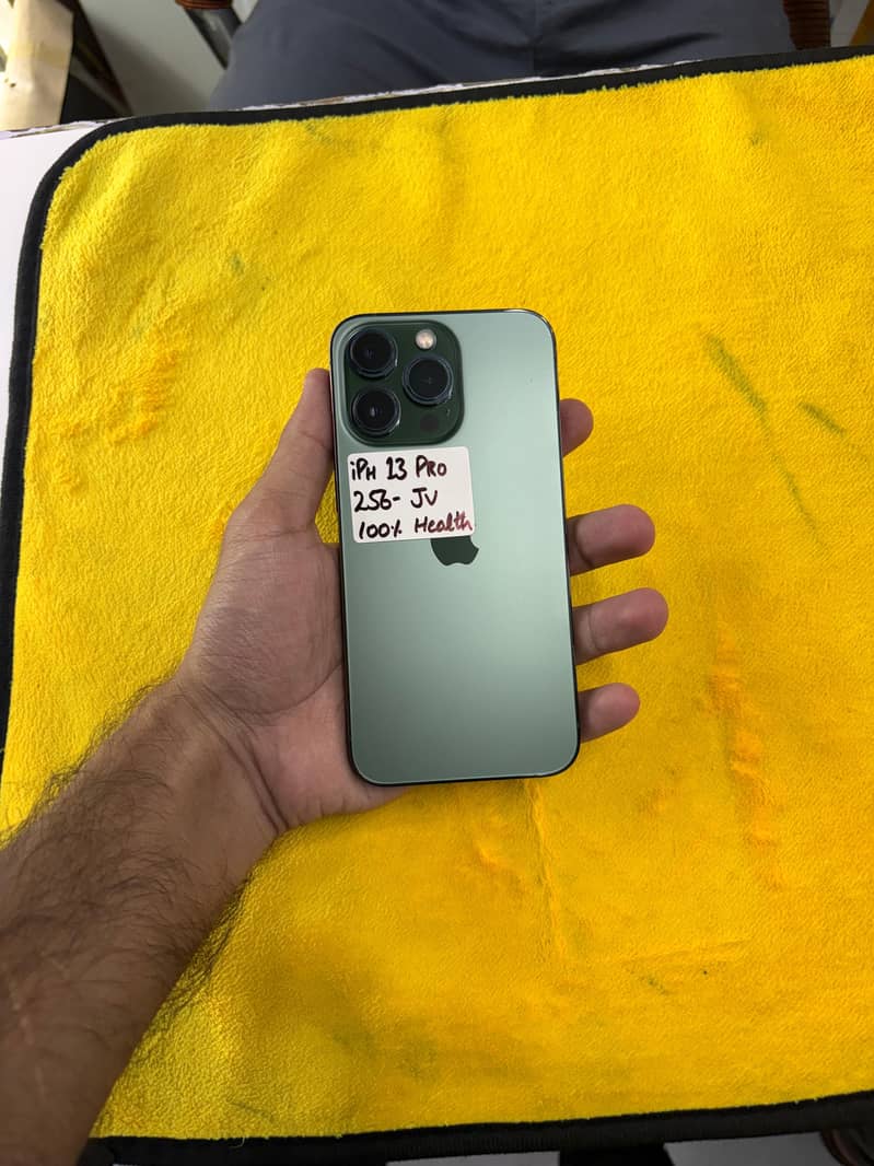 Apple iPhone 13 2
