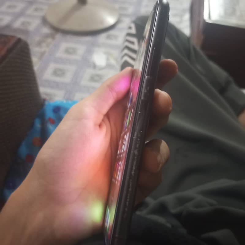 Apple iPhone X 3