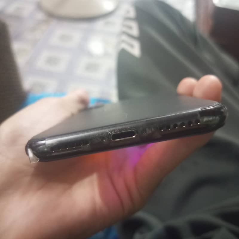 Apple iPhone X 5